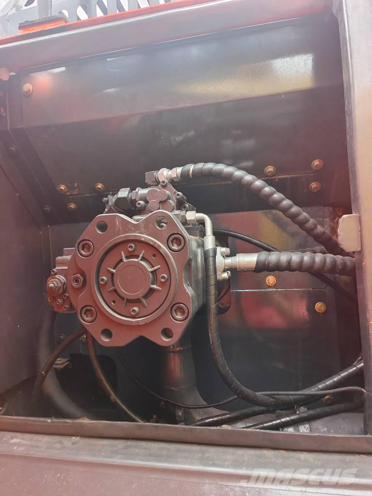 Doosan DX 300 LC Gravemaskiner på larvebånd