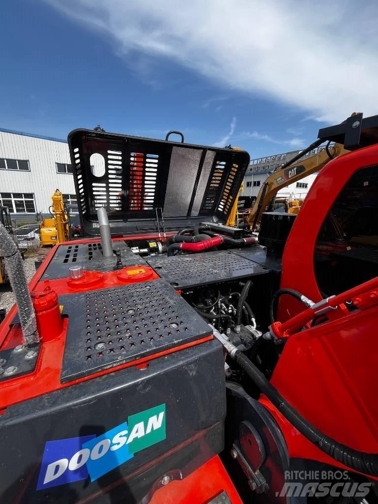 Doosan DX 225 Gravemaskiner på larvebånd