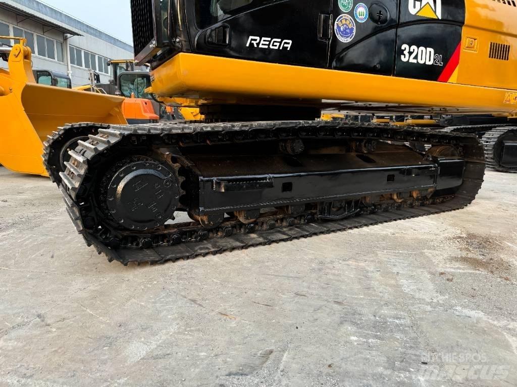 CAT 320D2 Midi-gravemaskiner 7t - 12t