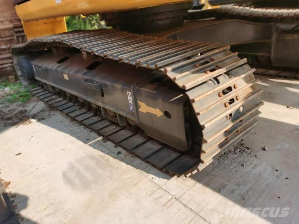 Komatsu PC 220-7 Gravemaskiner på larvebånd