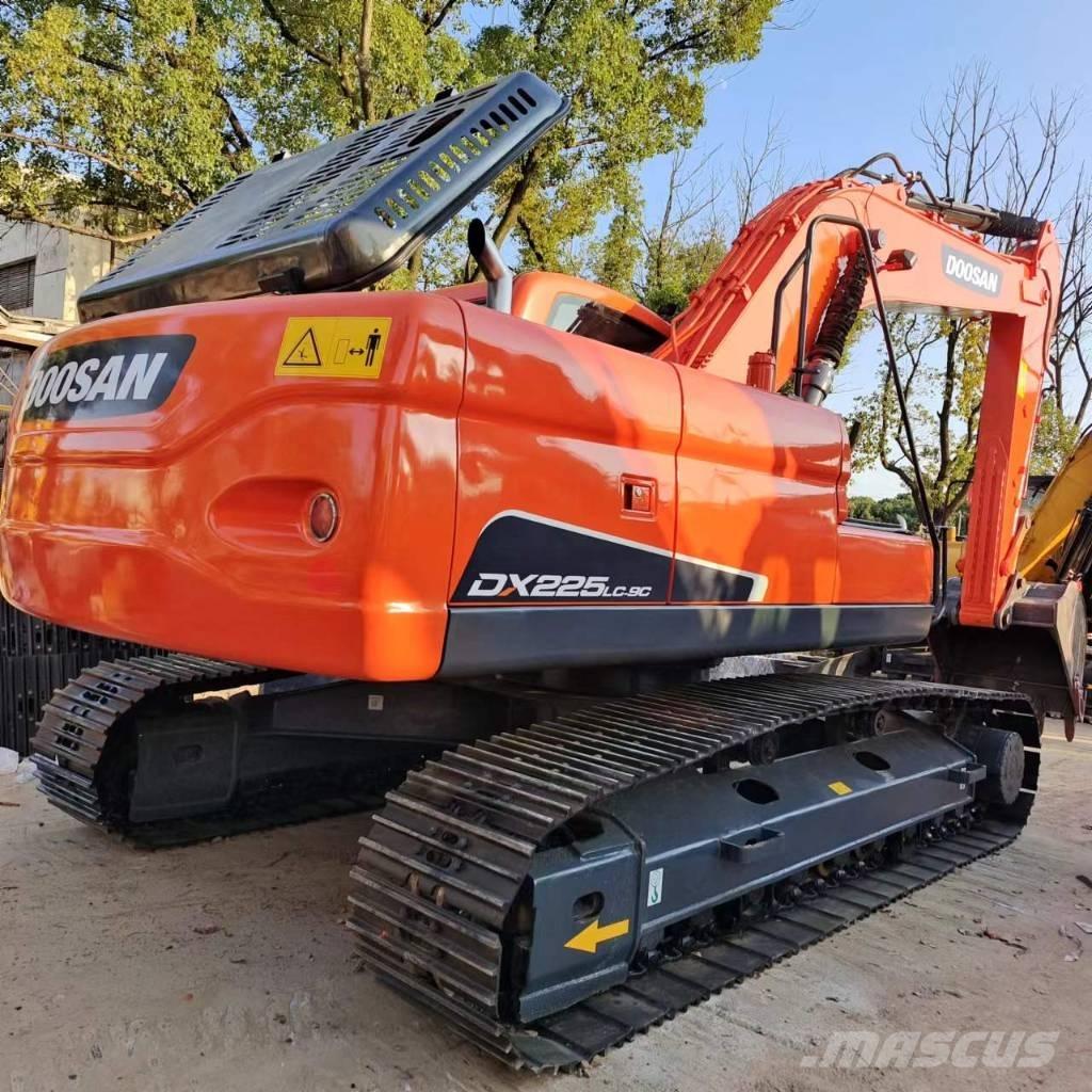 Doosan DX 225 LC Gravemaskiner på larvebånd