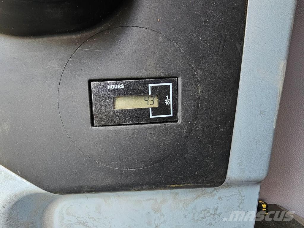 Hyundai R215L Gravemaskiner på larvebånd