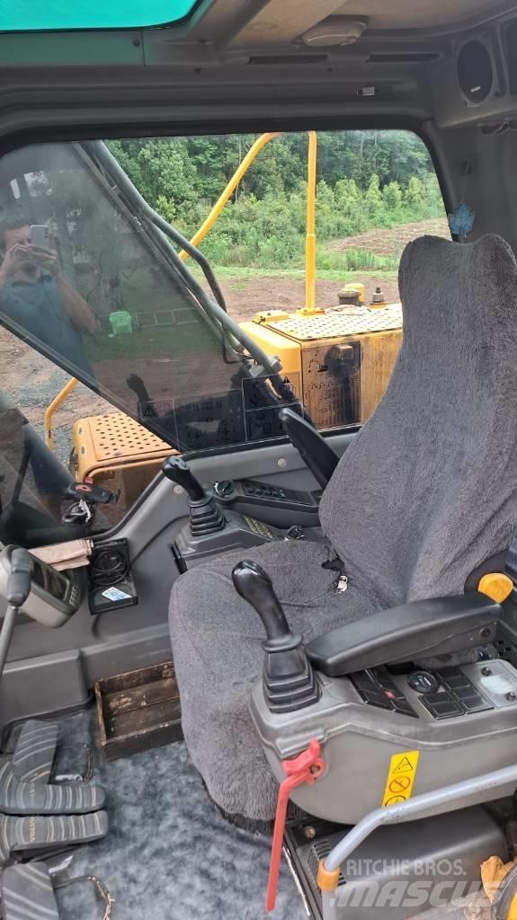 Volvo EC210B Gravemaskiner på larvebånd