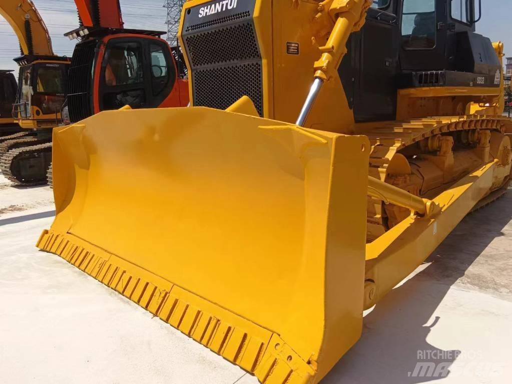 Shantui SD 32 Bulldozer på larvebånd