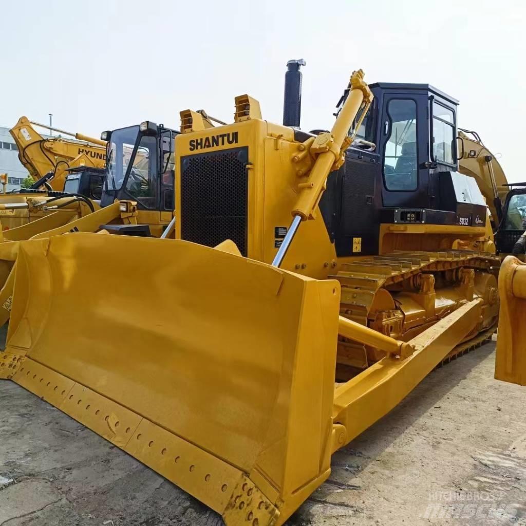 Shantui SD 32 Bulldozer på larvebånd