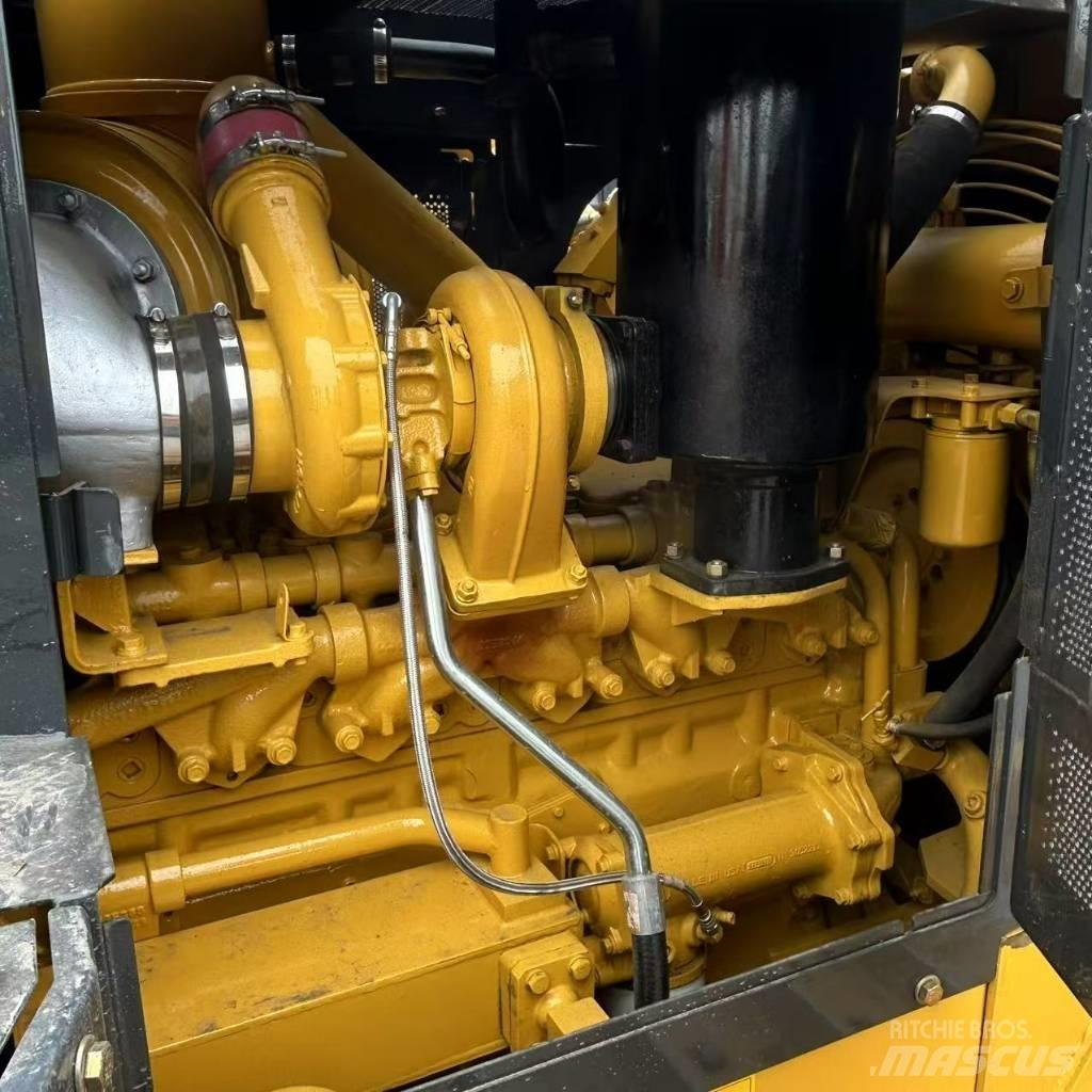Shantui SD 22 Bulldozer på larvebånd
