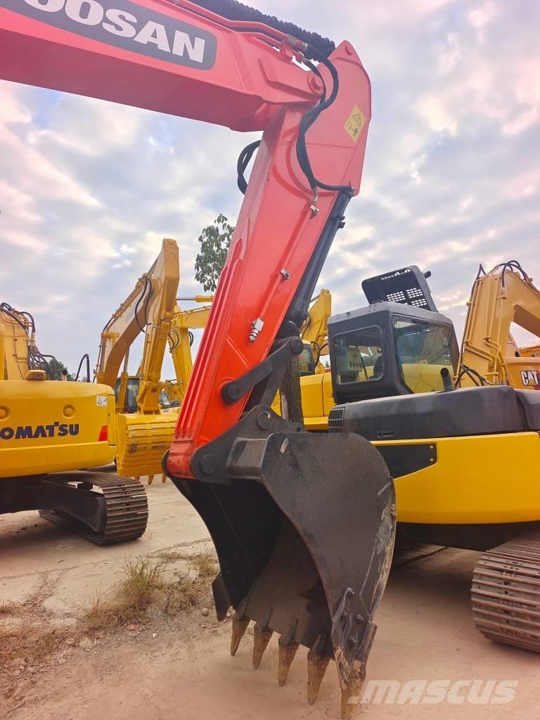 Doosan DX225LC-9C Gravemaskiner på larvebånd