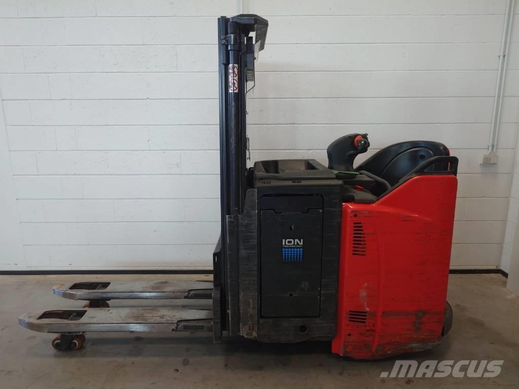 Linde D 12 Selvkørende stablere