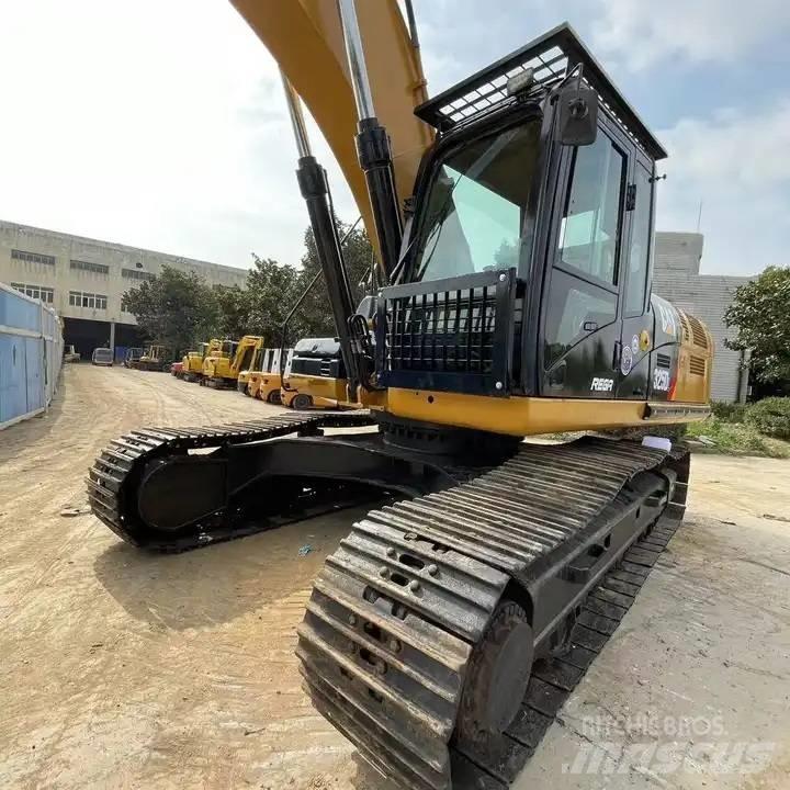 CAT 330D2 Gravemaskiner på larvebånd