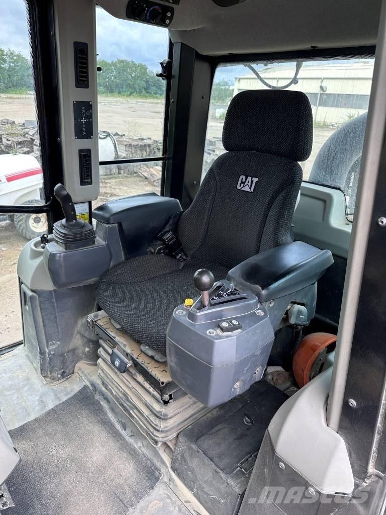 CAT 963K Larvebåndslæssere