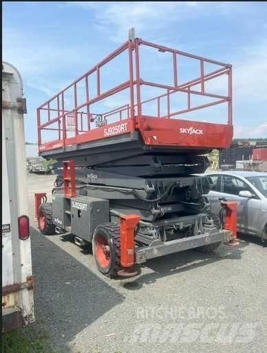 SkyJack SJ 9250 Saxlifte