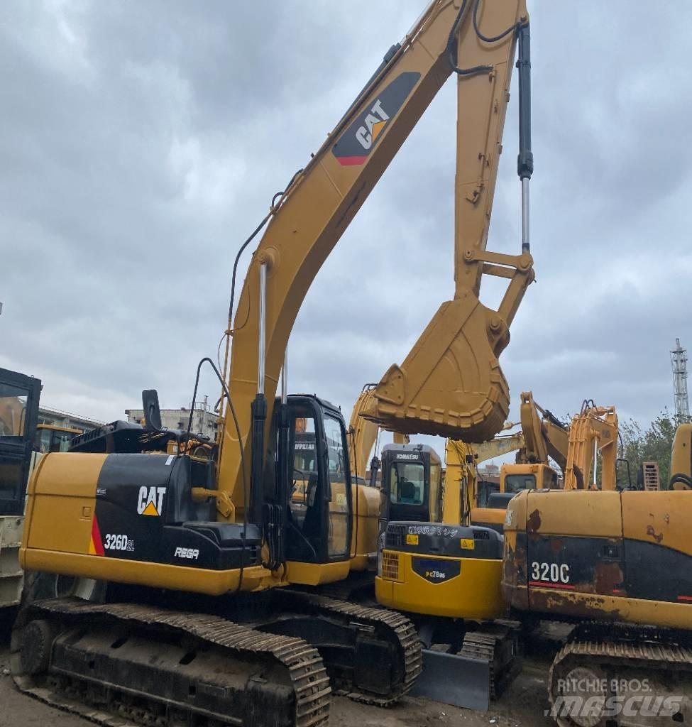 CAT 326 D2L Gravemaskiner på larvebånd