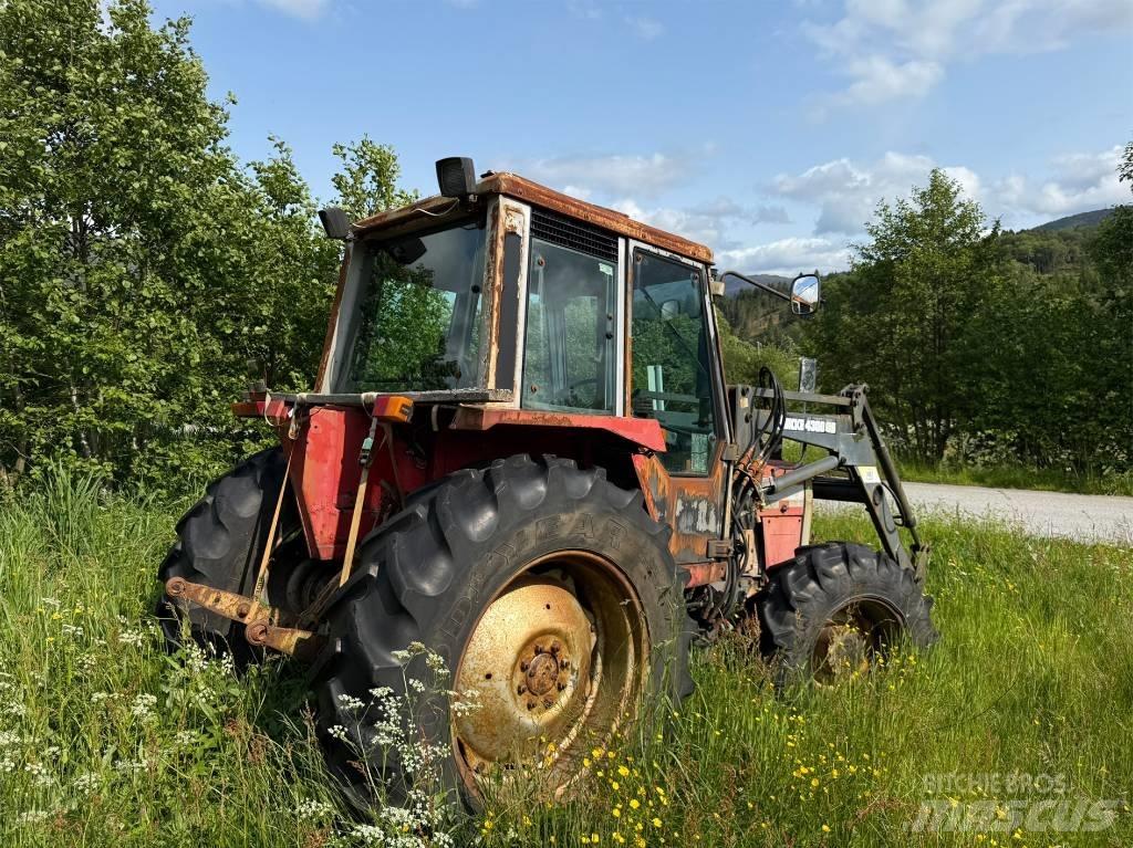 Massey Ferguson 675 Traktorer