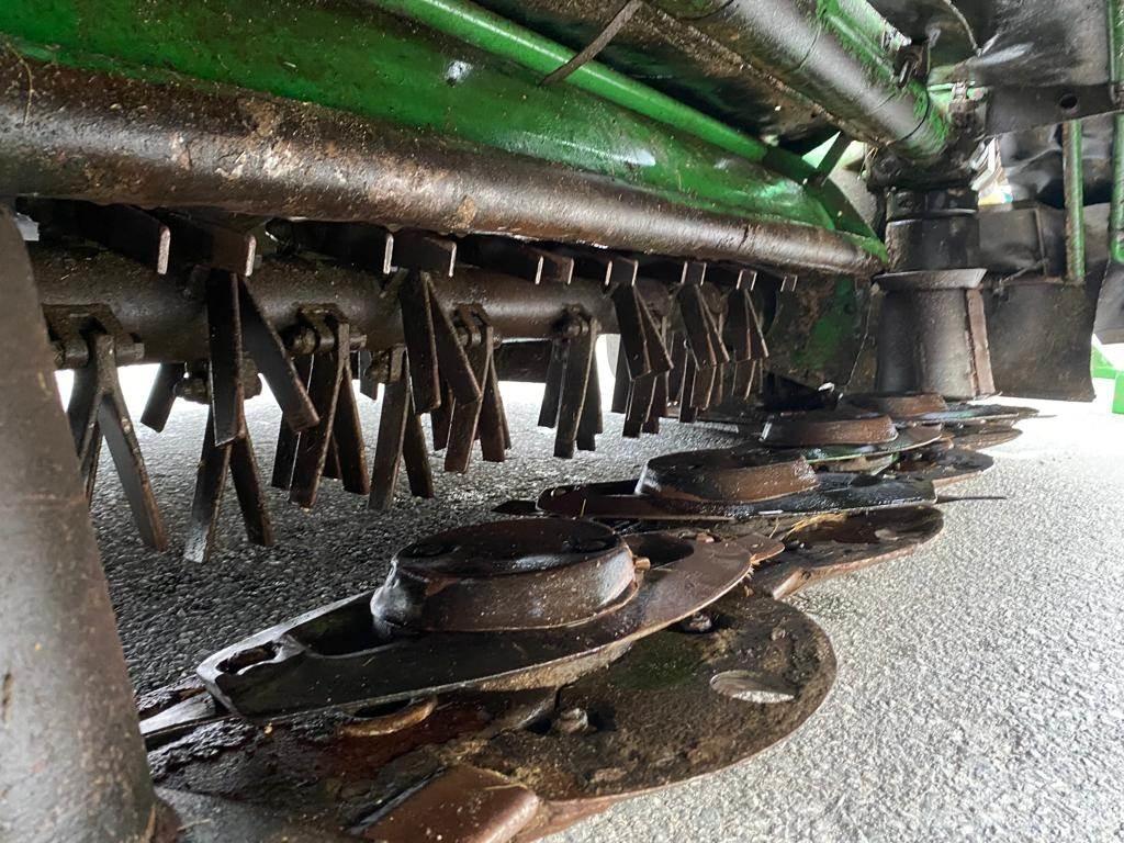 John Deere 324 Græsslåmaskiner