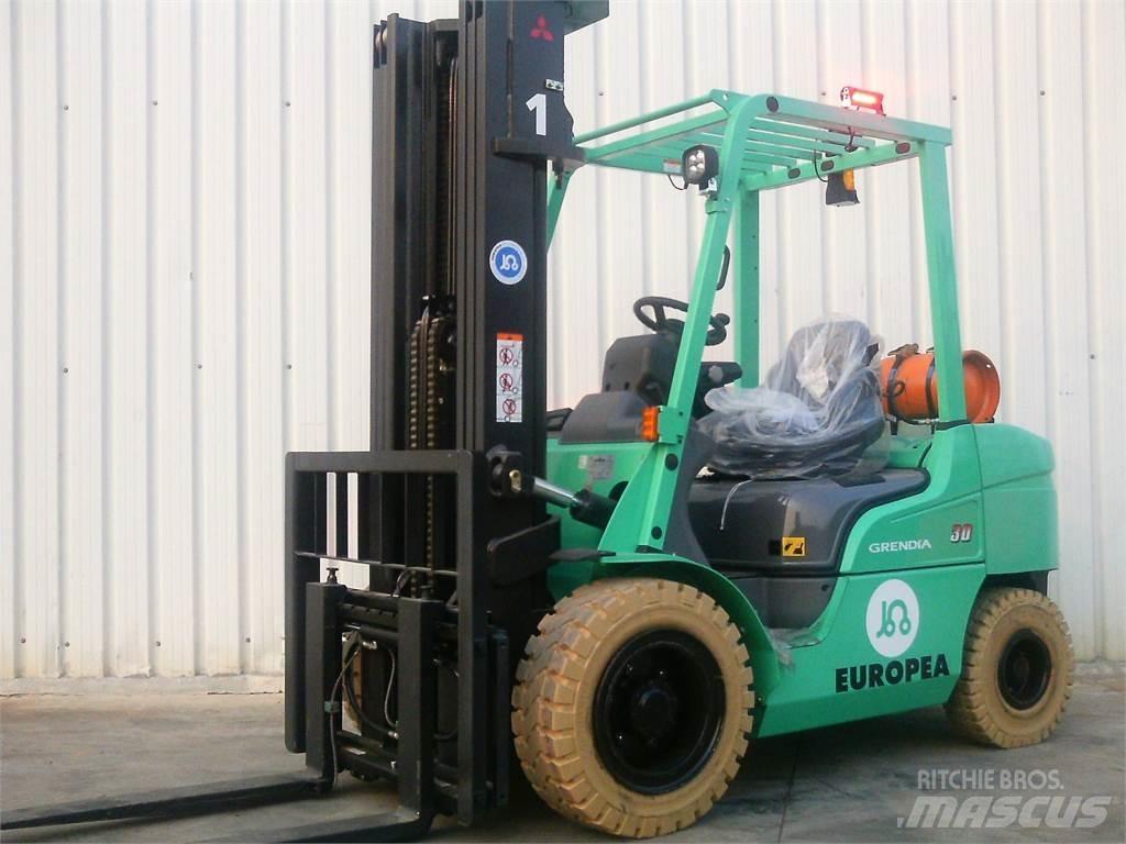 Mitsubishi FG30NTD LPG gaffeltrucks