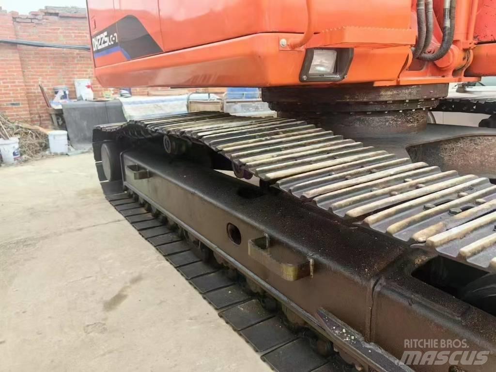 Doosan 225-7 Gravemaskiner på larvebånd