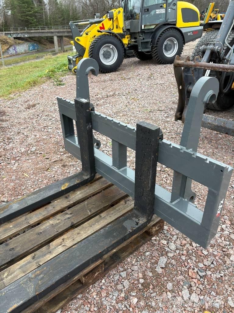 XYZ Gaffelställ BM Læssemaskiner på hjul