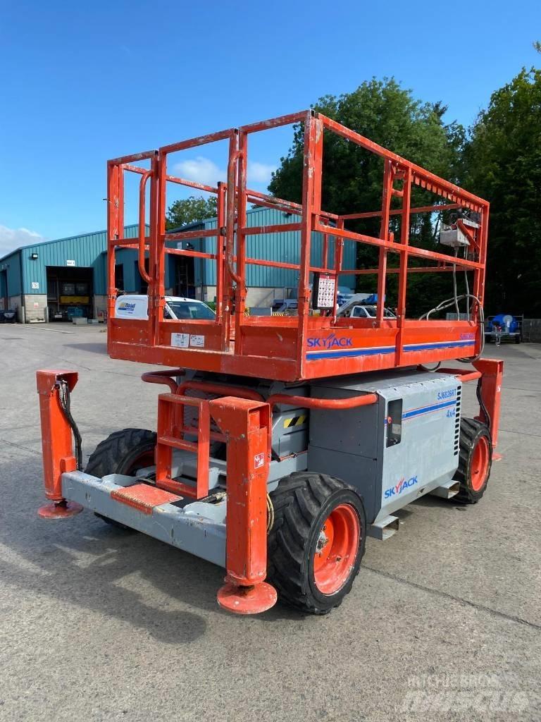 SkyJack SJ 6826 RT Saxlifte