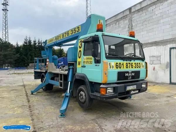 Wumag WT300 Lastbilmonterede lifte