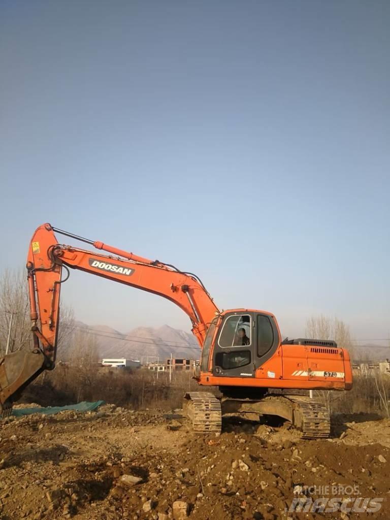 Doosan DX 225 Gravemaskiner på larvebånd