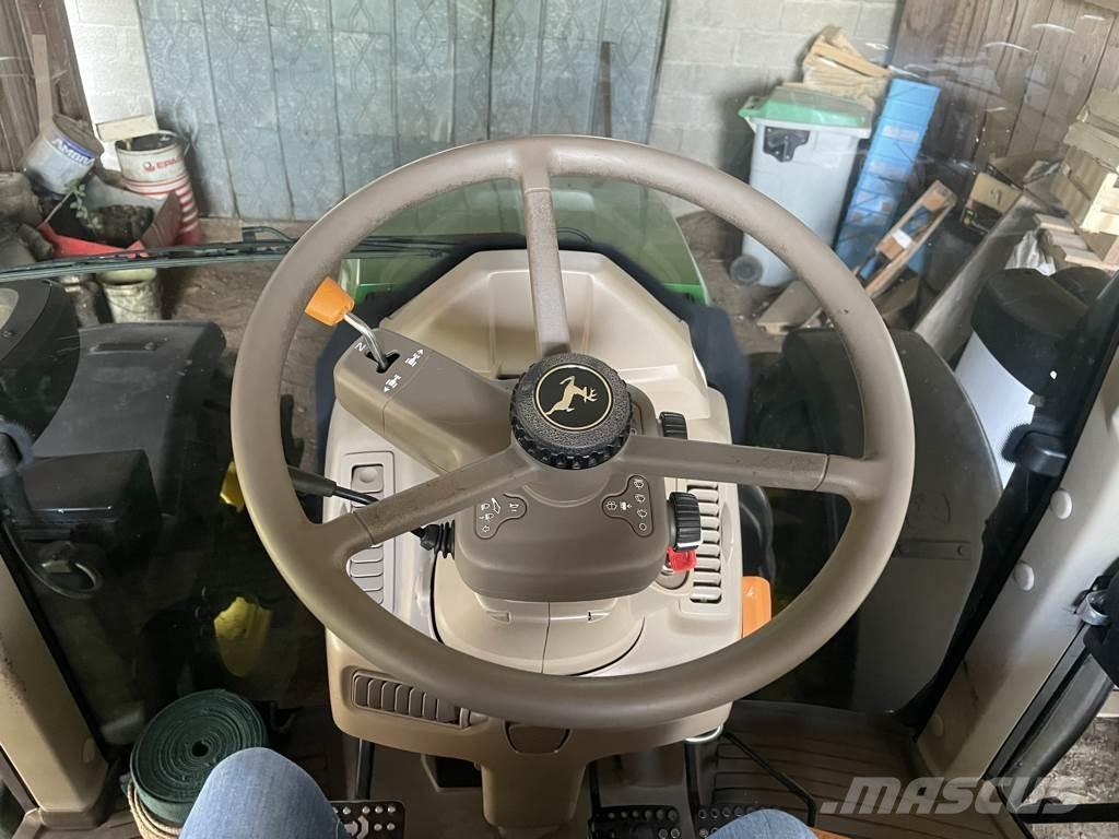 John Deere 6110M Traktorer