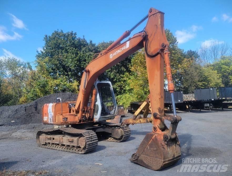 Hitachi EX120-2 Gravemaskiner på larvebånd