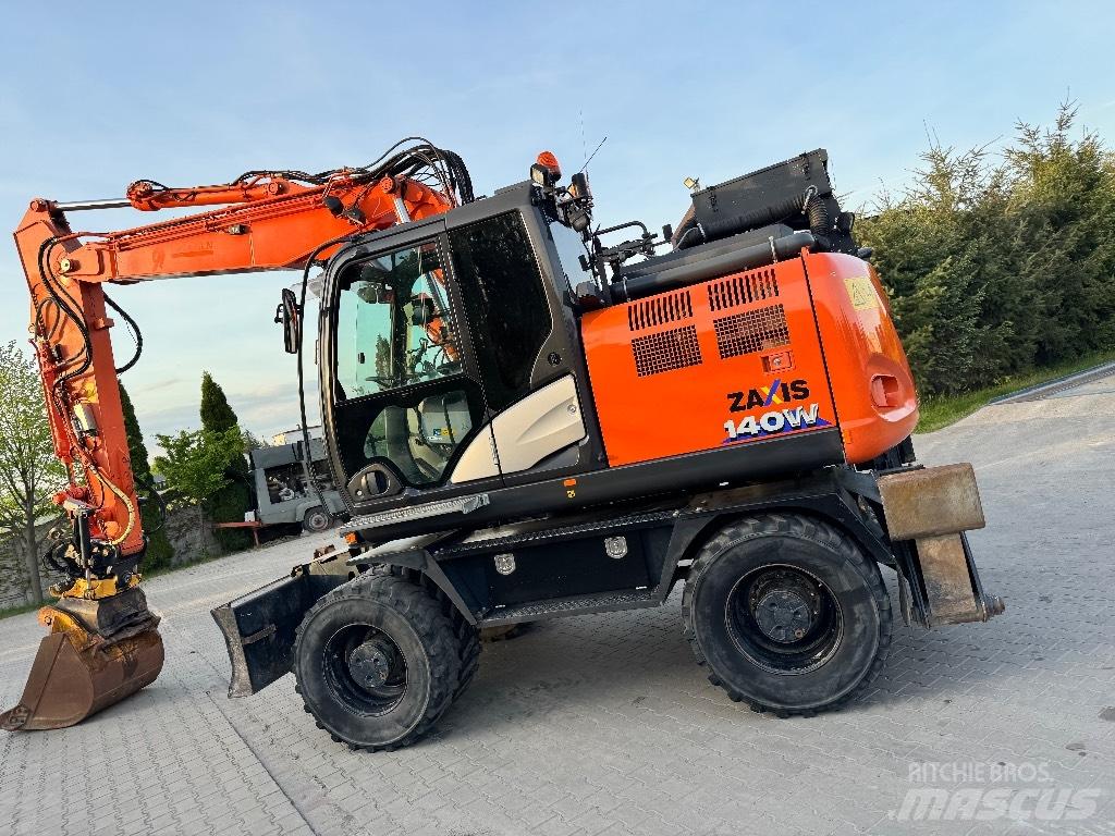 Hitachi ZX 140 W-6 Gravemaskiner på hjul