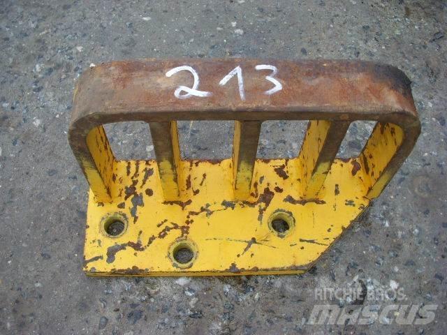 CAT (213) Tritt Chassis og suspension