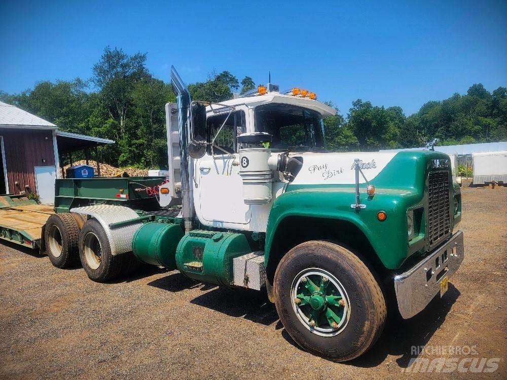 Mack R 688 ST Trækkere