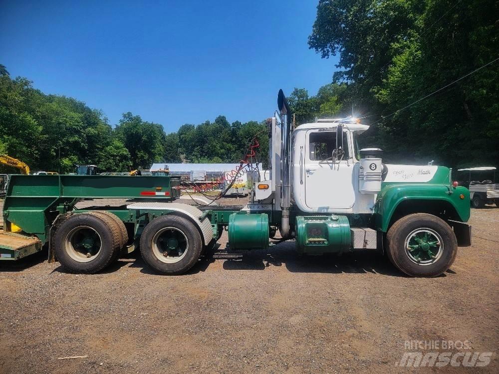 Mack R 688 ST Trækkere
