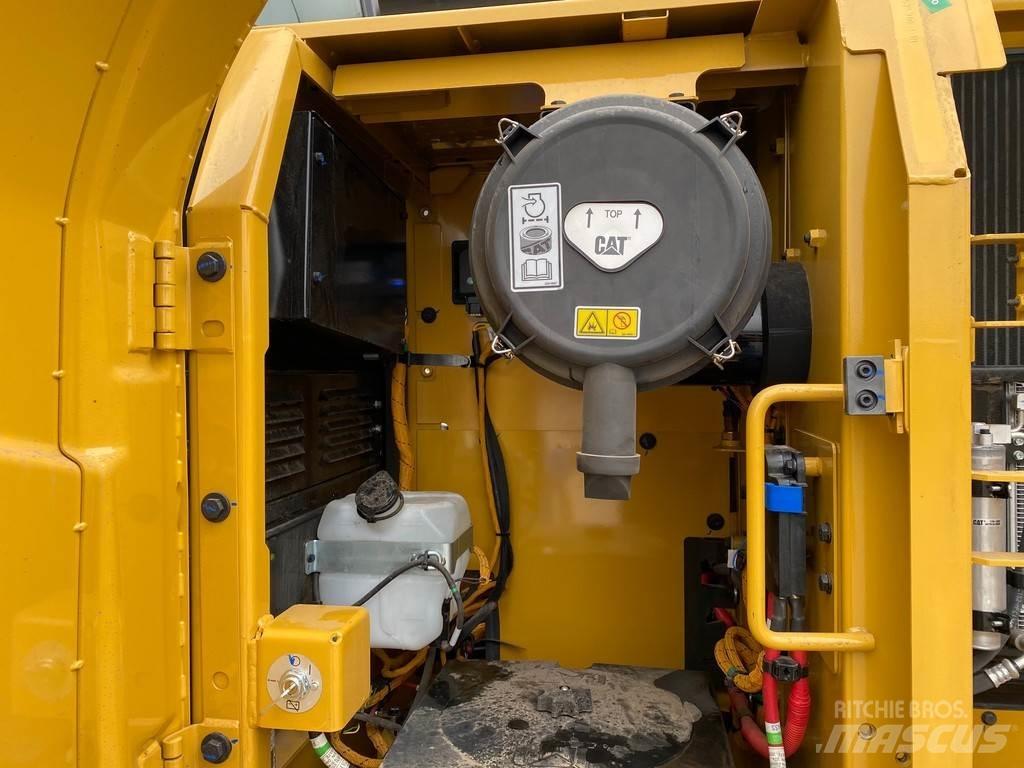CAT 323D3 Gravemaskiner på larvebånd