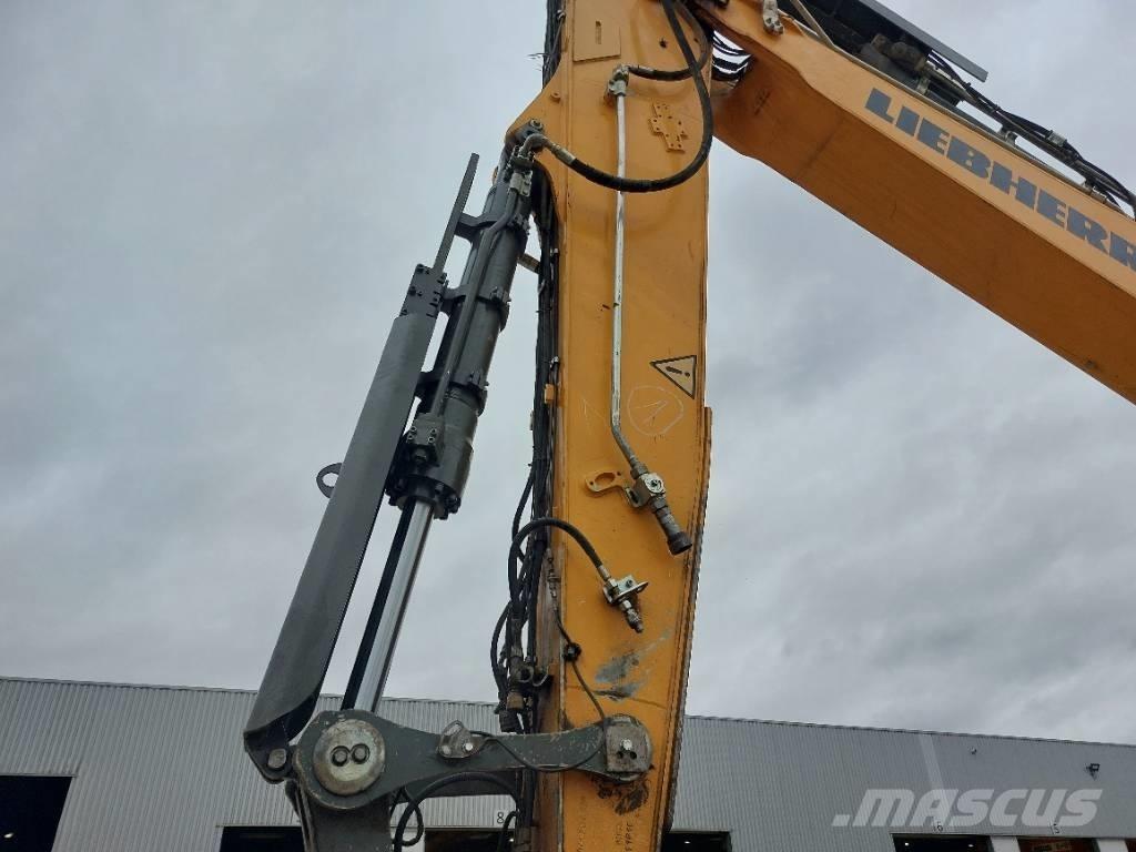 Liebherr R 936 LC Gravemaskiner på larvebånd