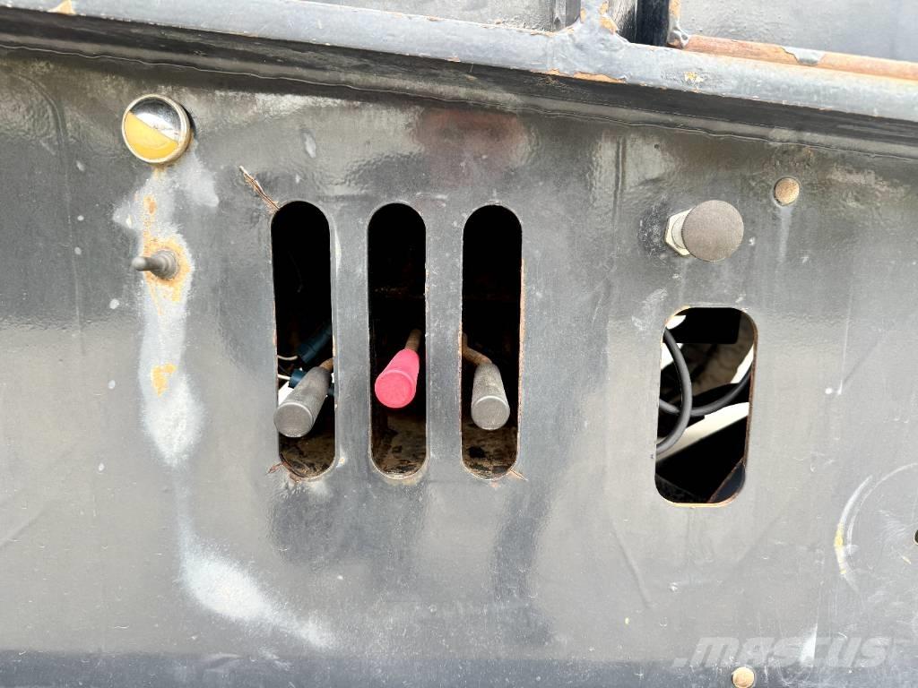 Landoll 440B Anhænger med lad/Flatbed