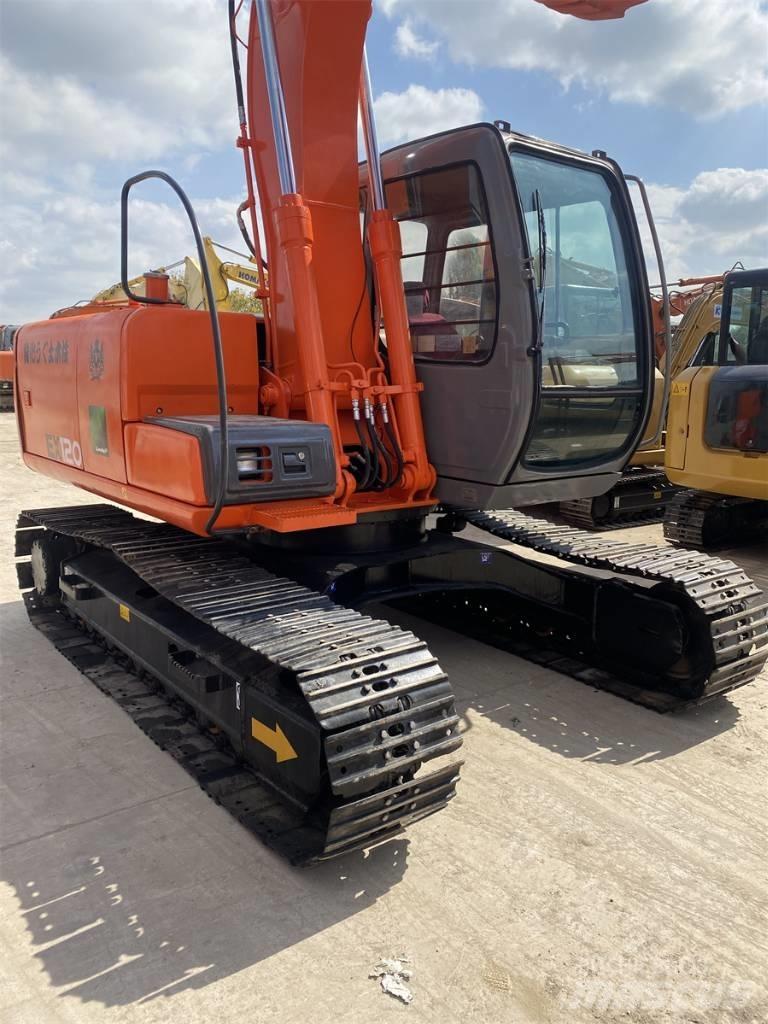 Hitachi EX120 Gravemaskiner på larvebånd