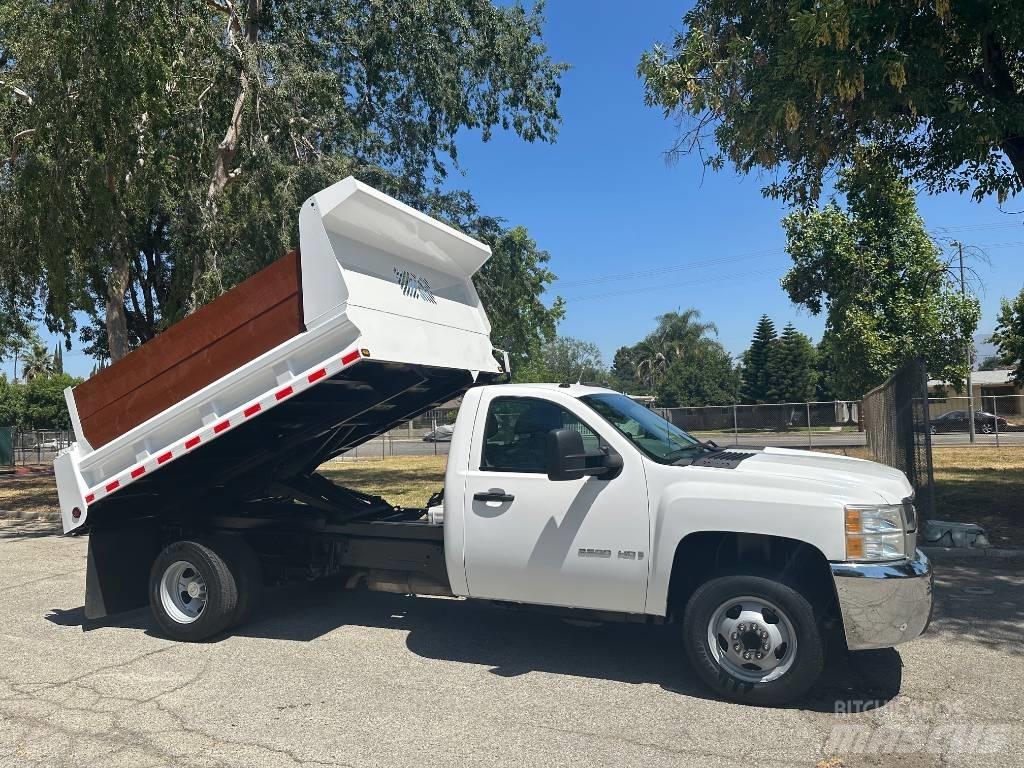Chevrolet 3500 HD Lastbiler med tip