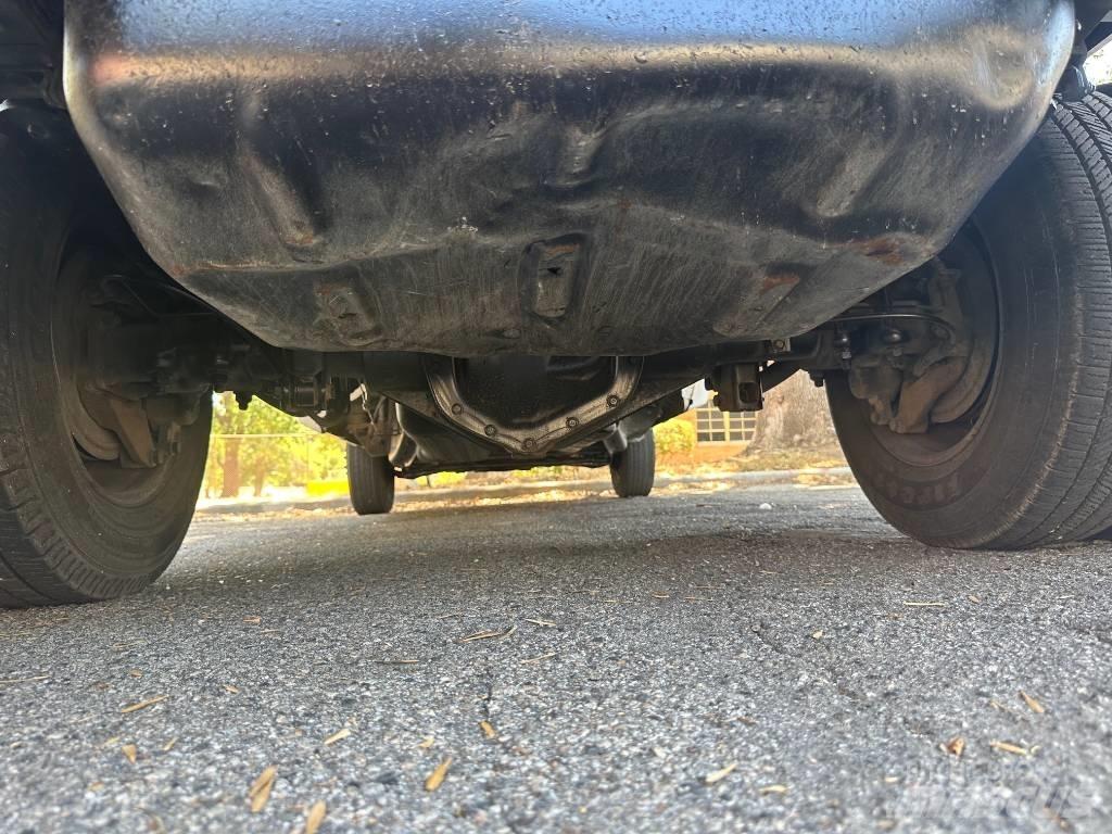 Chevrolet 3500 HD Lastbiler med tip