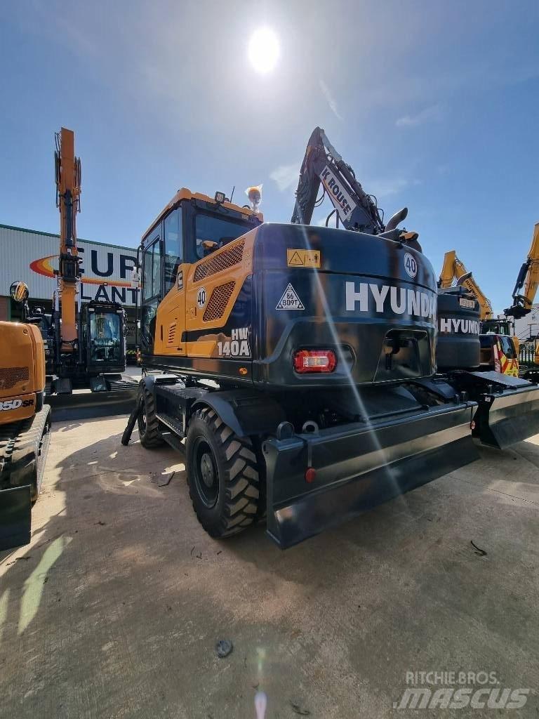Hyundai HW140A Gravemaskiner på hjul