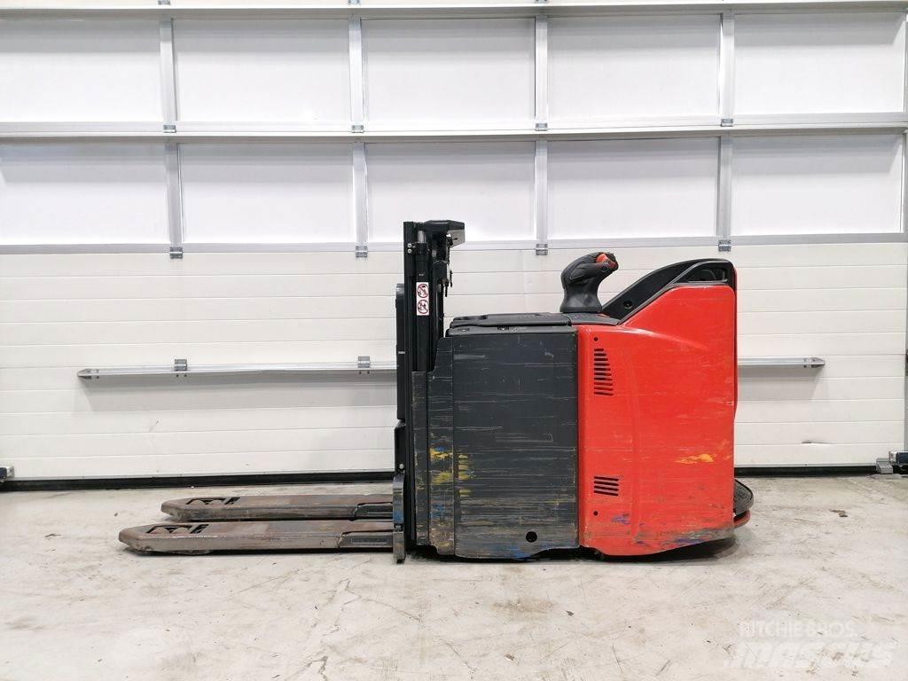 Linde D12 SP Gaffelstabler med gående fører