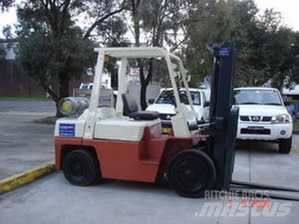 Nissan F03A35U Trucks - Andet