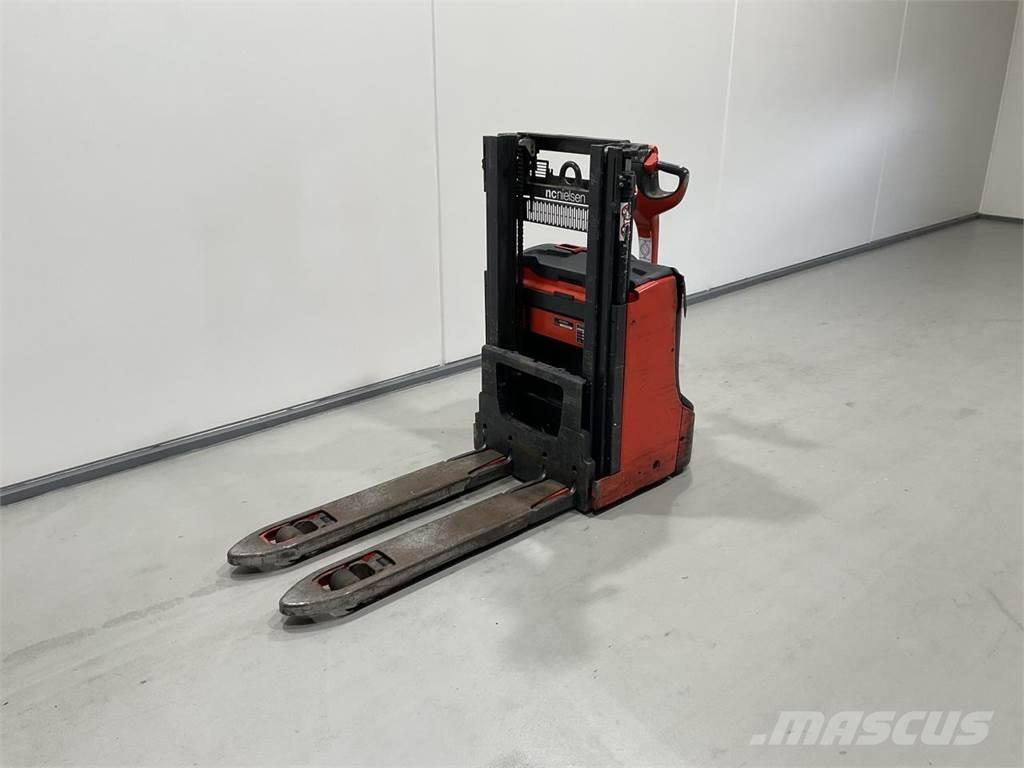 Linde D08 Selvkørende stablere