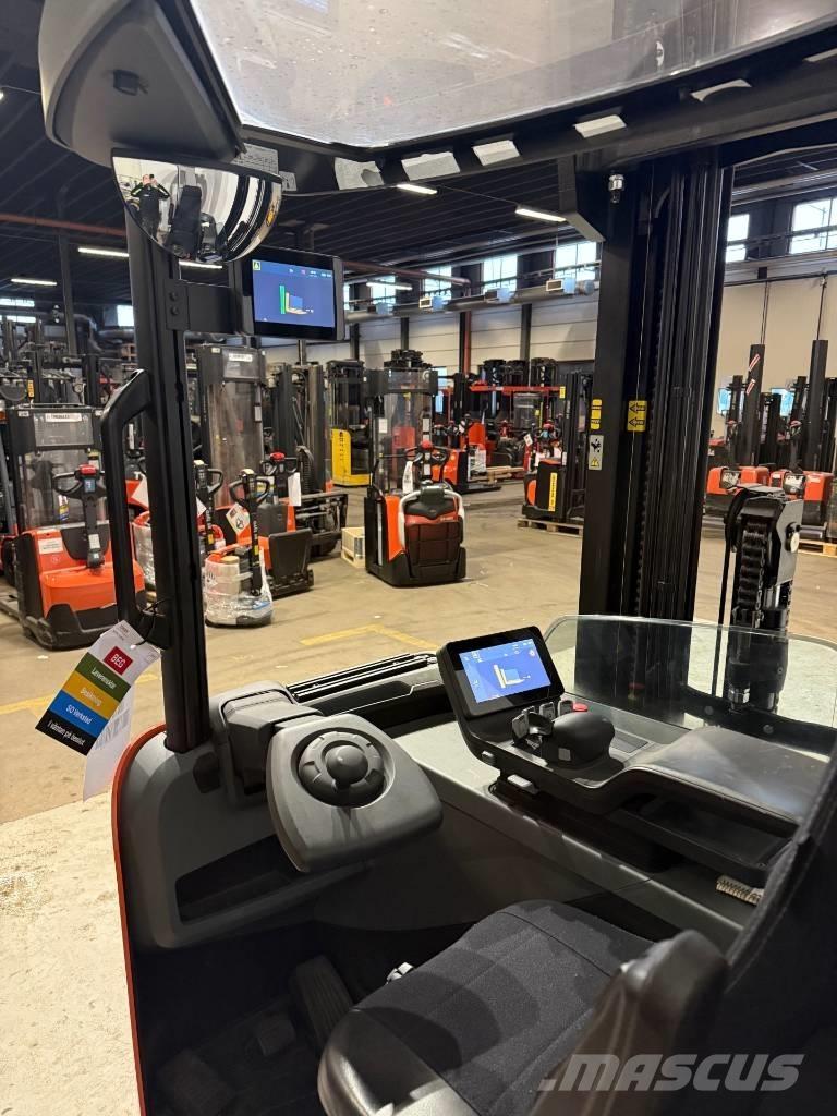 BT truck RRE 160HE Reachtruck