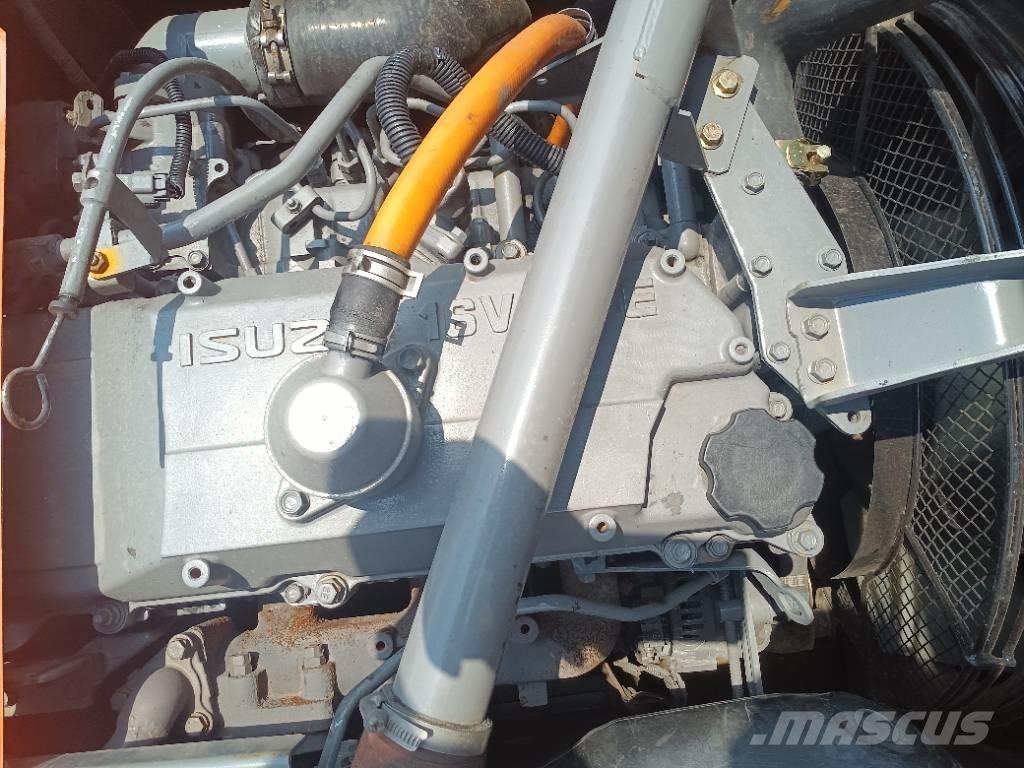 Hitachi ZX 240 Gravemaskiner på larvebånd
