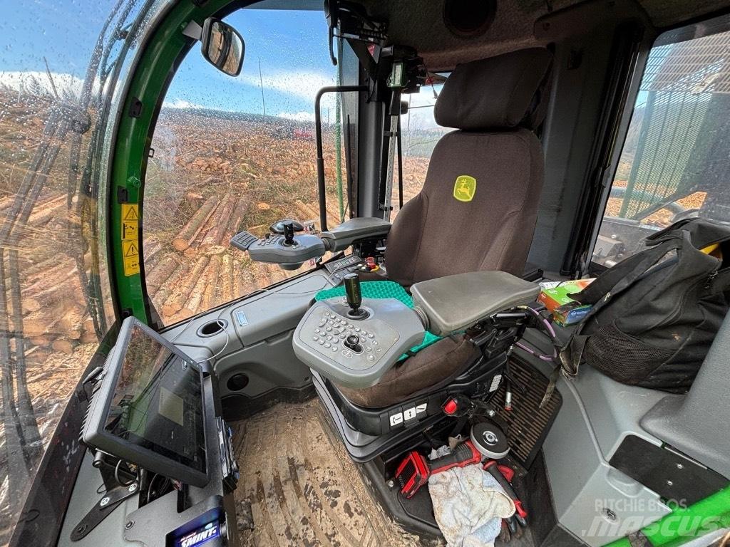 John Deere 1270G 8WD Skovningsmaskiner