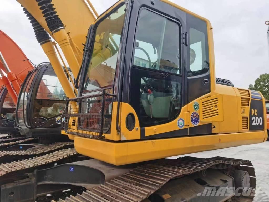 Komatsu PC 200-8 Gravemaskiner på larvebånd