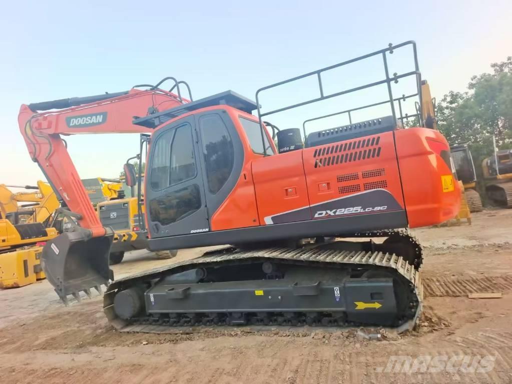 Doosan DX 225 Gravemaskiner på larvebånd