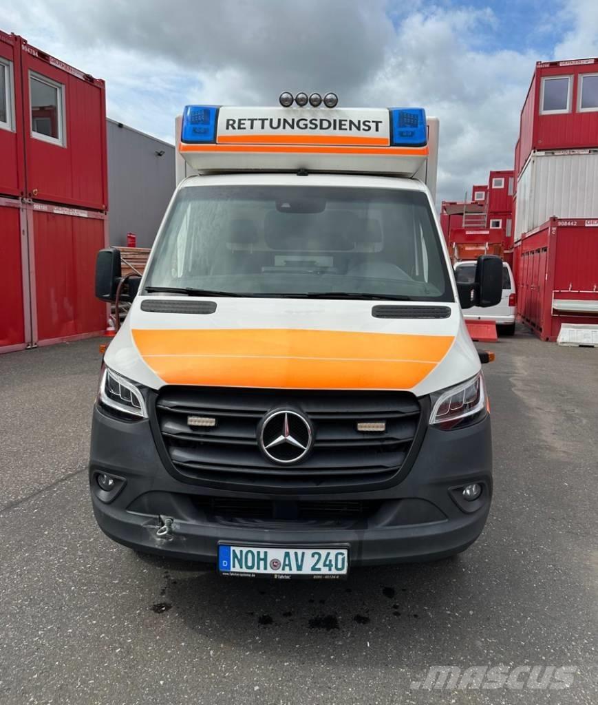 Mercedes-Benz 1000 Ambulancer