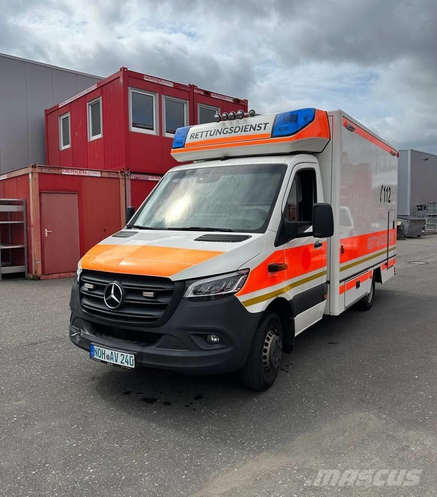 Mercedes-Benz 1000 Ambulancer