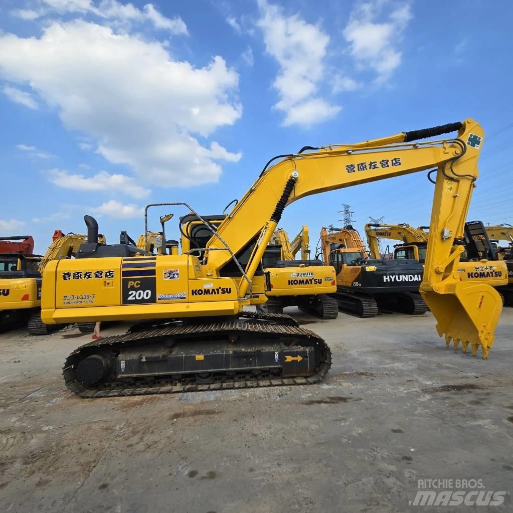 Komatsu PC 200-8 Gravemaskiner på larvebånd