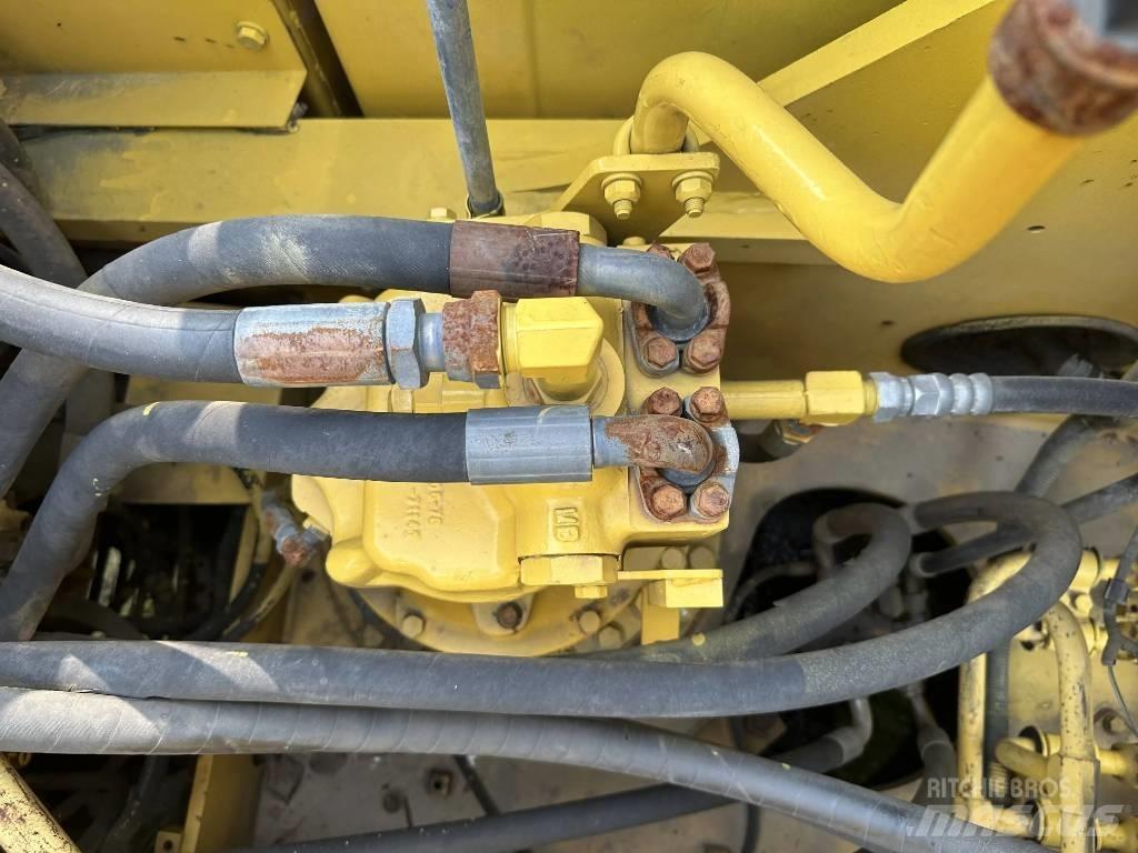 Komatsu PC240-8 Gravemaskiner på larvebånd