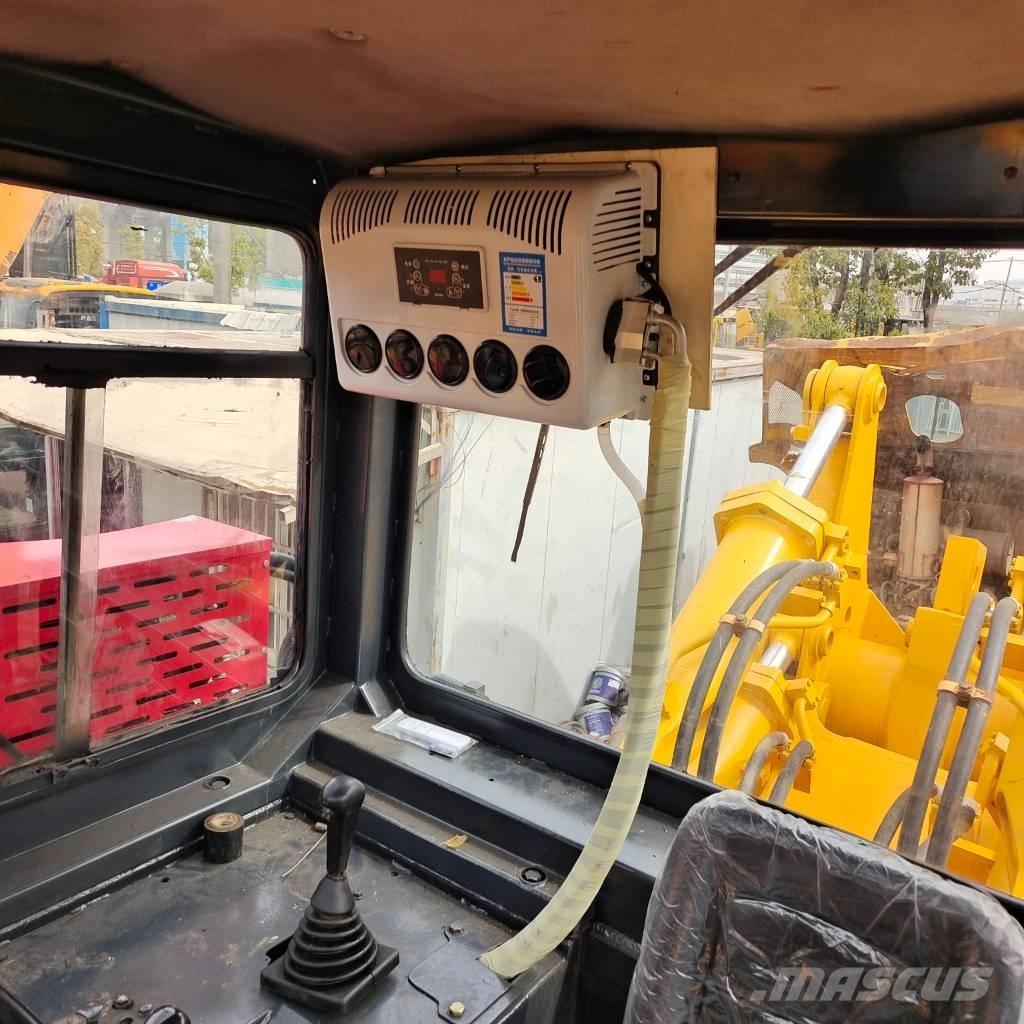 Shantui SD 32 Bulldozer på larvebånd